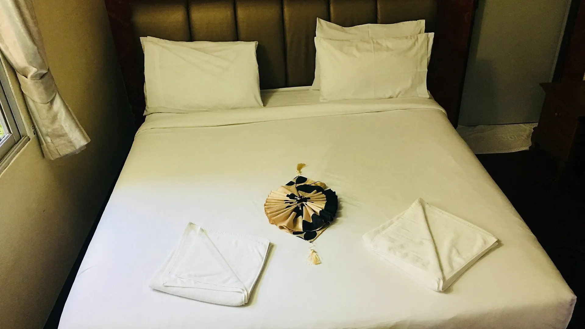 Flower Resort Koh Tao Thailand